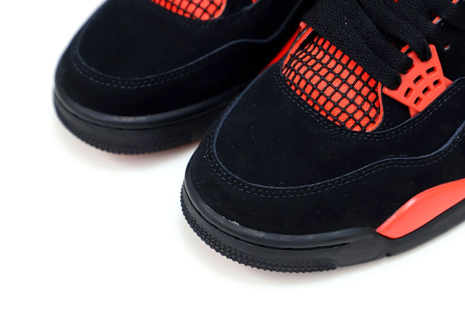 4 RETRO JORDAN 'RED THUNDER' AIR 1115